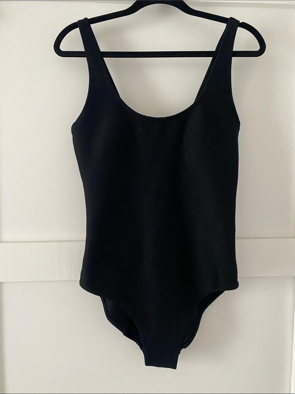 Old Navy NWOT Black Ribbed Scoop-Neck Classic One-Piece Swimsuit